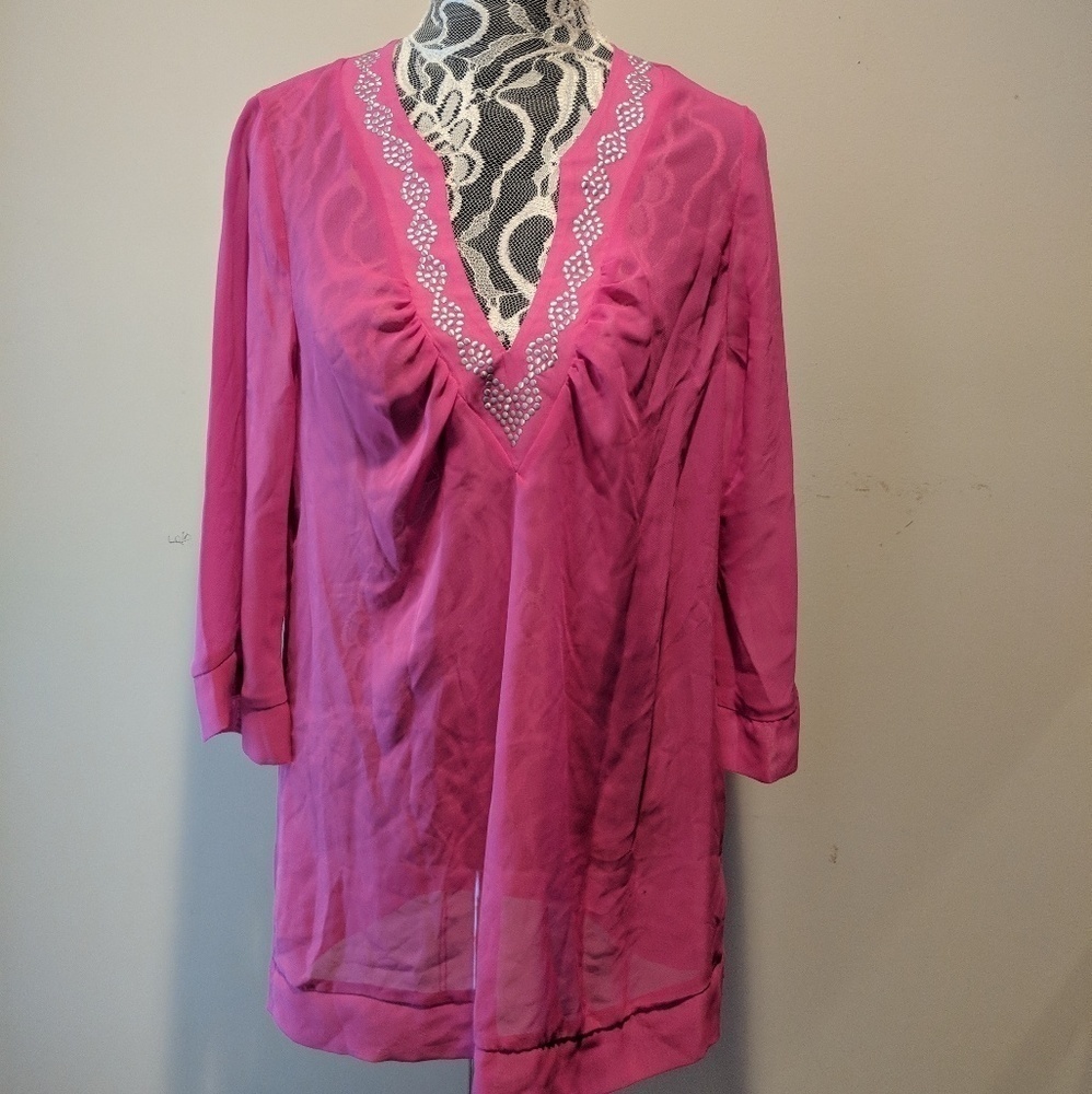 Pretty in Pink🌺 Gorgeous Sheer Tunic!